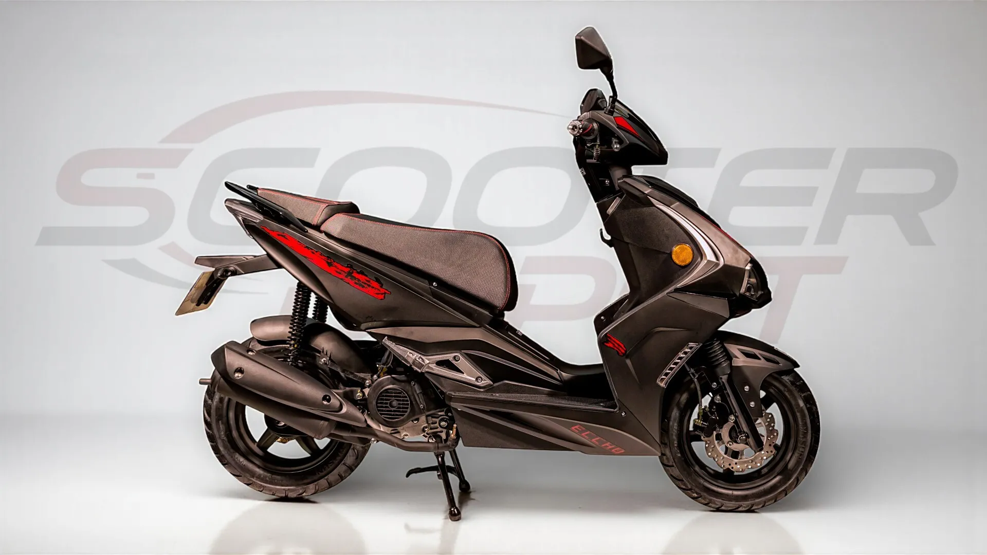 ECCHO FAST BLACK II – Le scooter 50 sportif au style racing